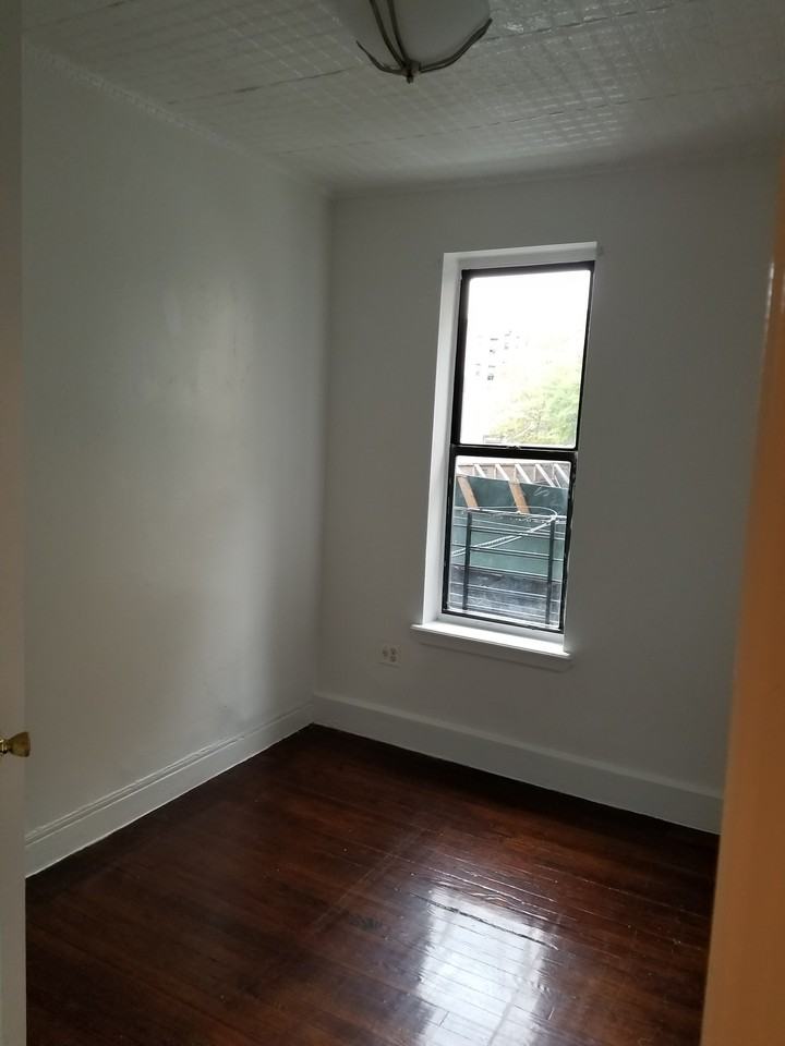 660 East 166th Street ##02A - Photo 2 of 6