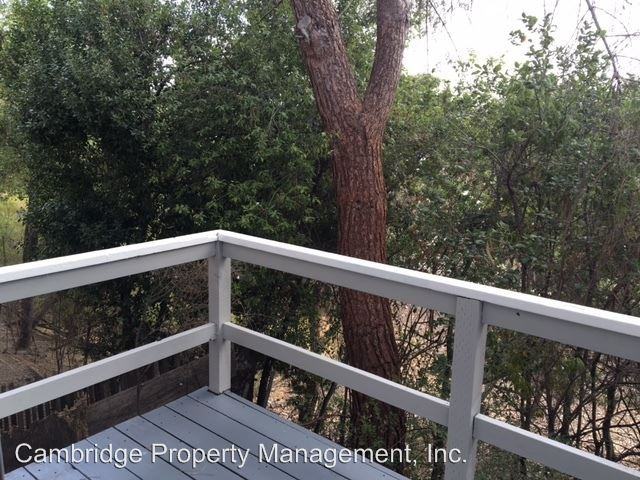 1139 Village Dr - Photo 3 of 7