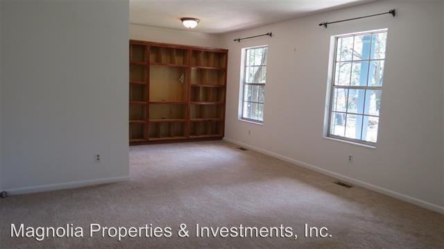 2327 Vincent Dr - Photo 3 of 9
