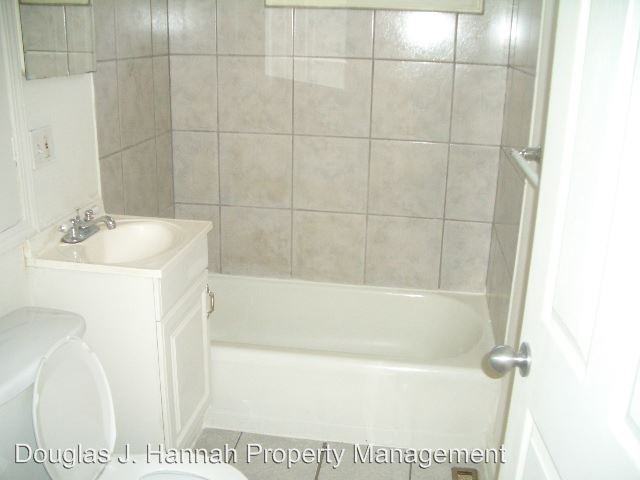 4451 N Tracy Ave - Photo 2 of 8