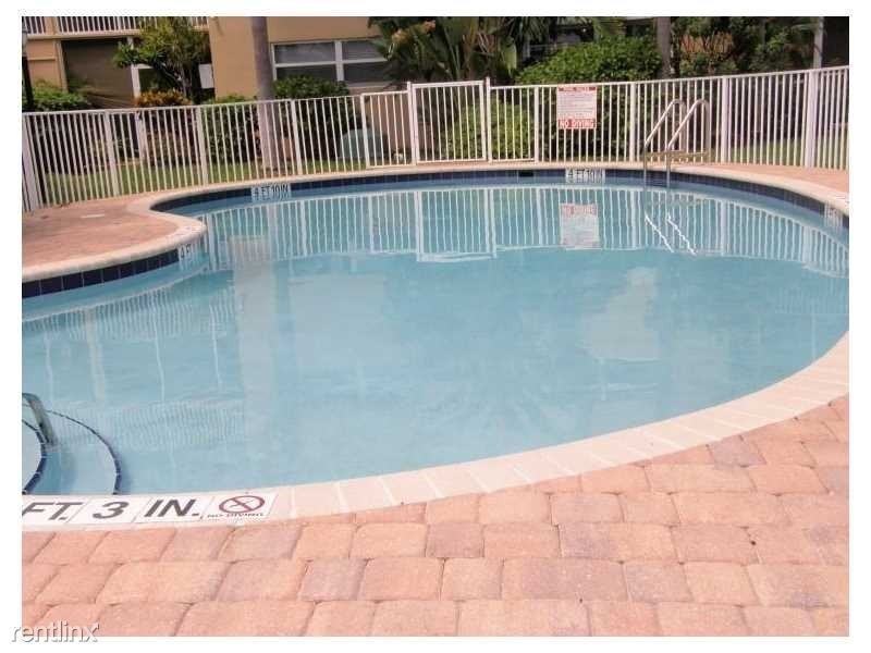 1510 SE 15th St - Photo 3 of 5