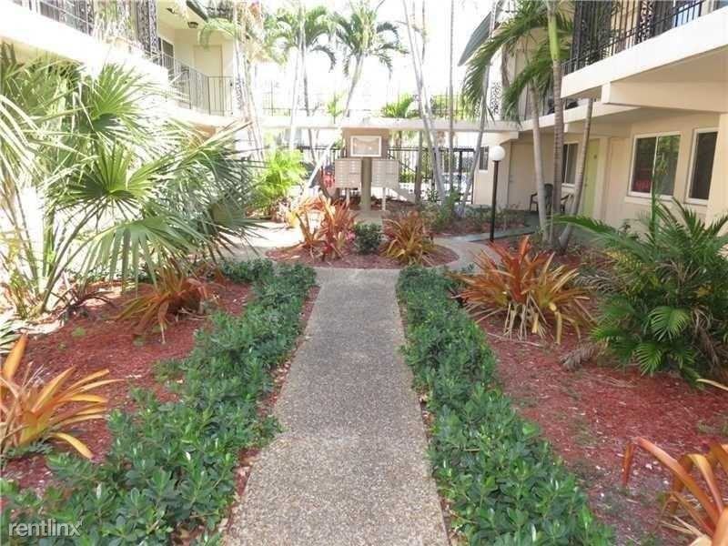 1001 Se 16th St - Photo 3 of 6