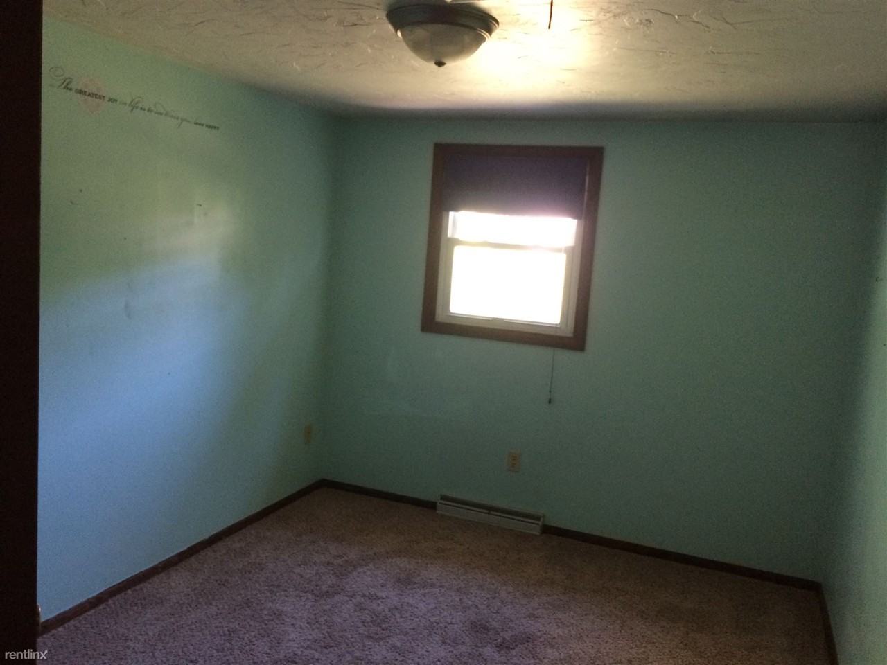 575 Gary Dr - Photo 2 of 9