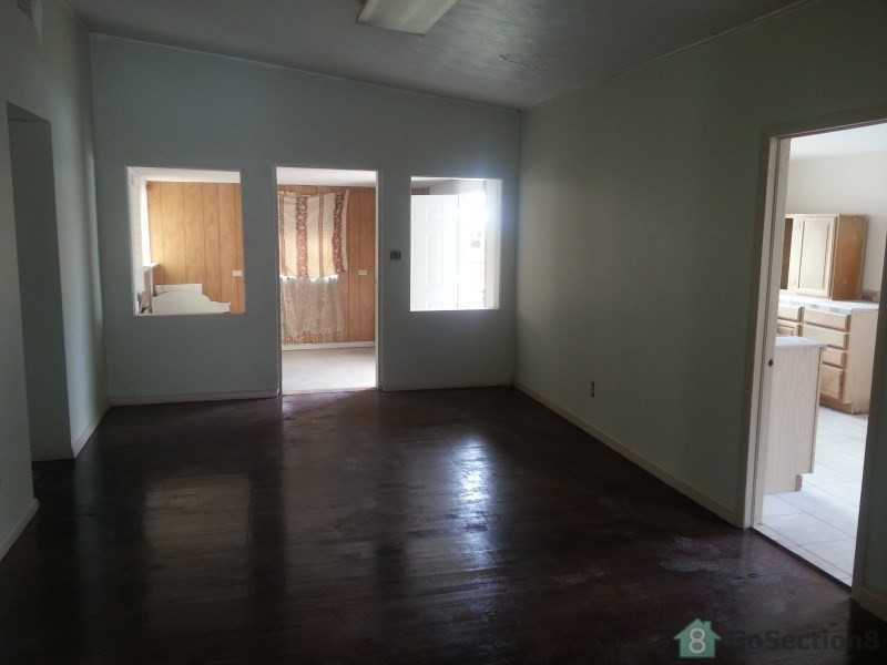 637 N Tampa Ave - Photo 2 of 5