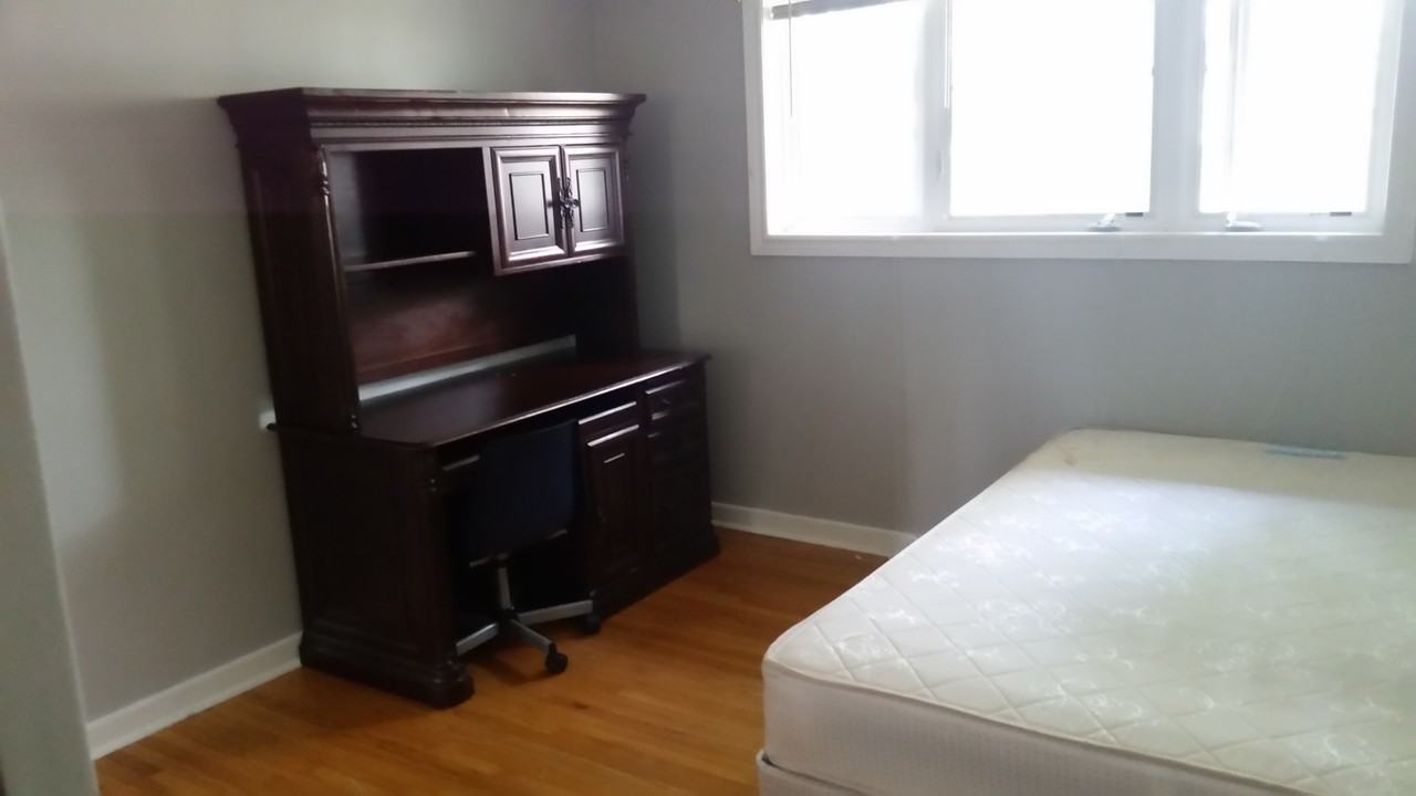 87 Chestnut Street West - Photo 2 of 8