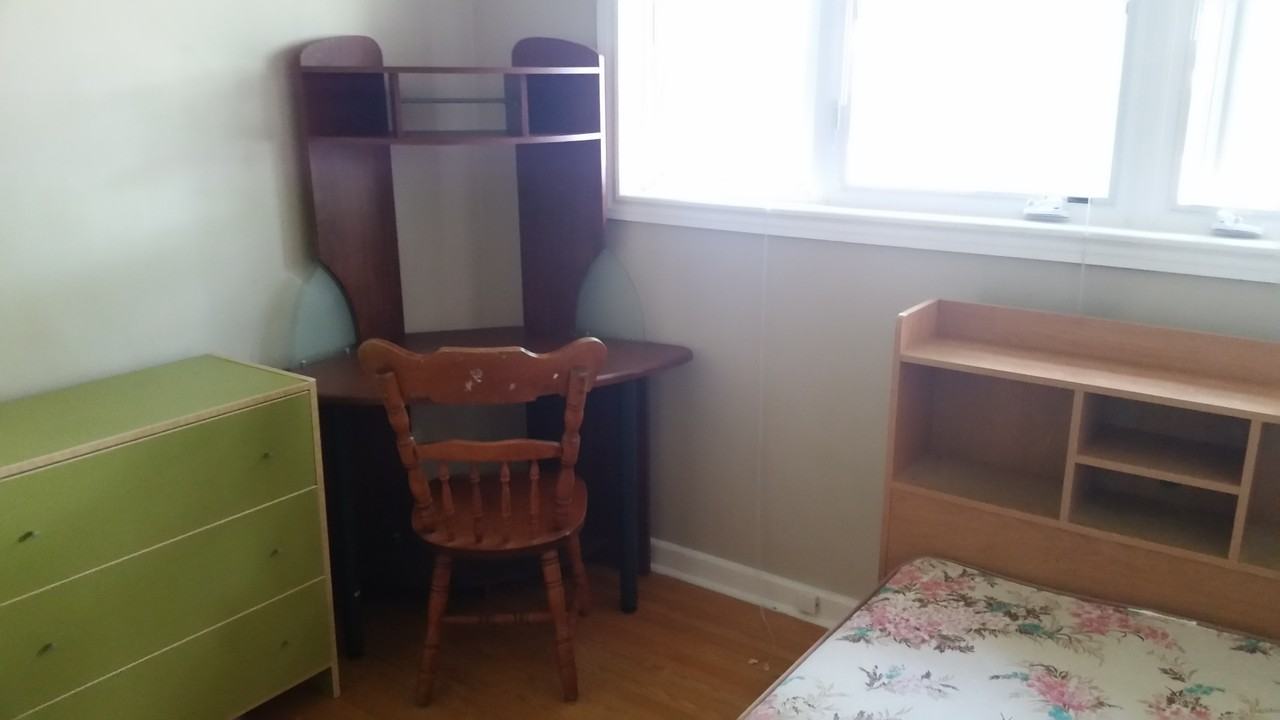 87 Chestnut Street West - Photo 3 of 8