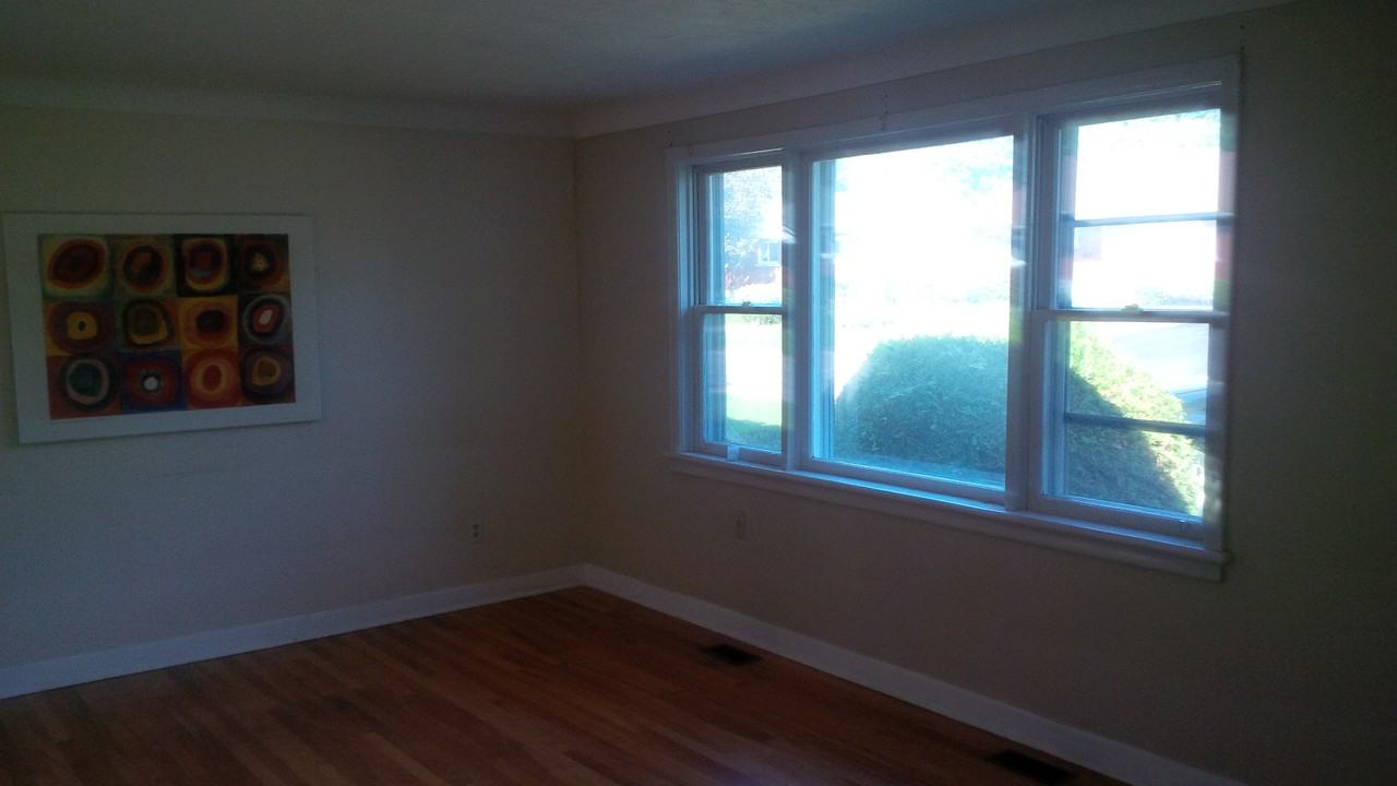 22 Mowat Street #A - Photo 5 of 8