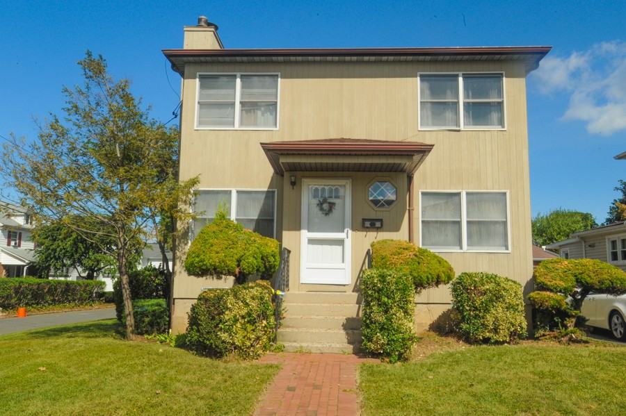 1 Henderson Ave - Photo 2 of 17