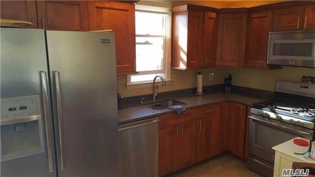 376 Little East Neck Rd S - Photo 3 of 14