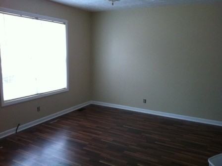 96 Saratoga Dr - Photo 2 of 10