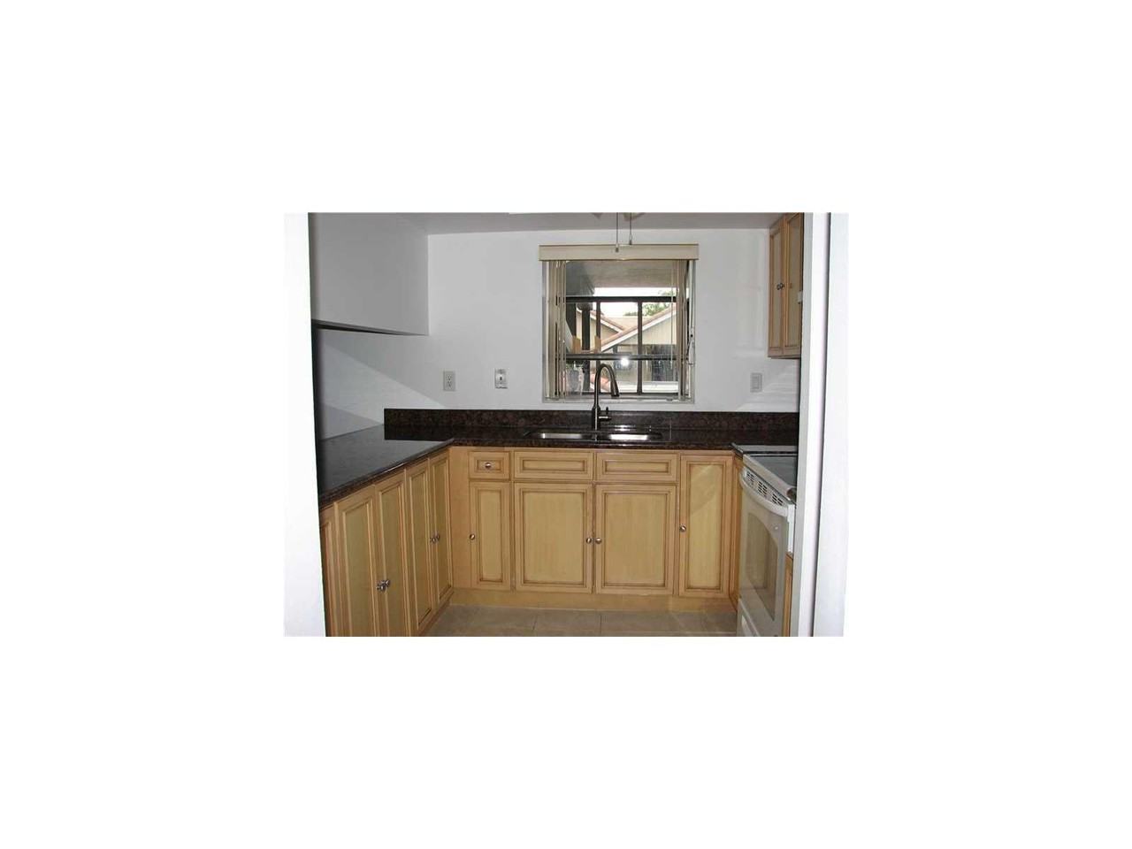 8431 Shadow Ct - Photo 2 of 8