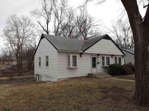 6641 Flora Ave - Photo 2 of 10