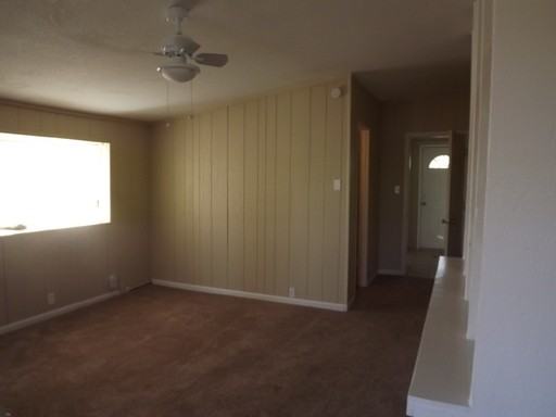 9800 Parkwood Ave - Photo 2 of 10