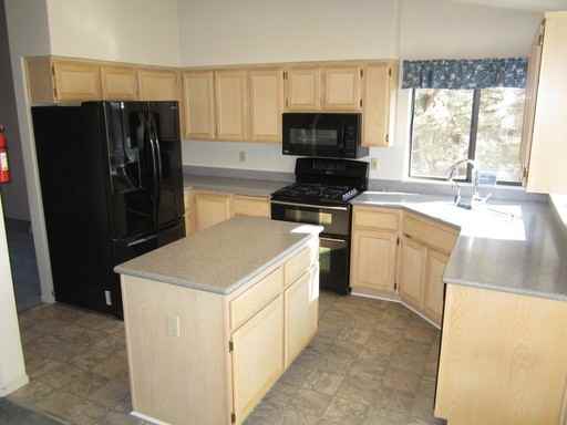 325 Stillwater Dr - Photo 2 of 13