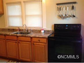 714 Reed St - Photo 3 of 9