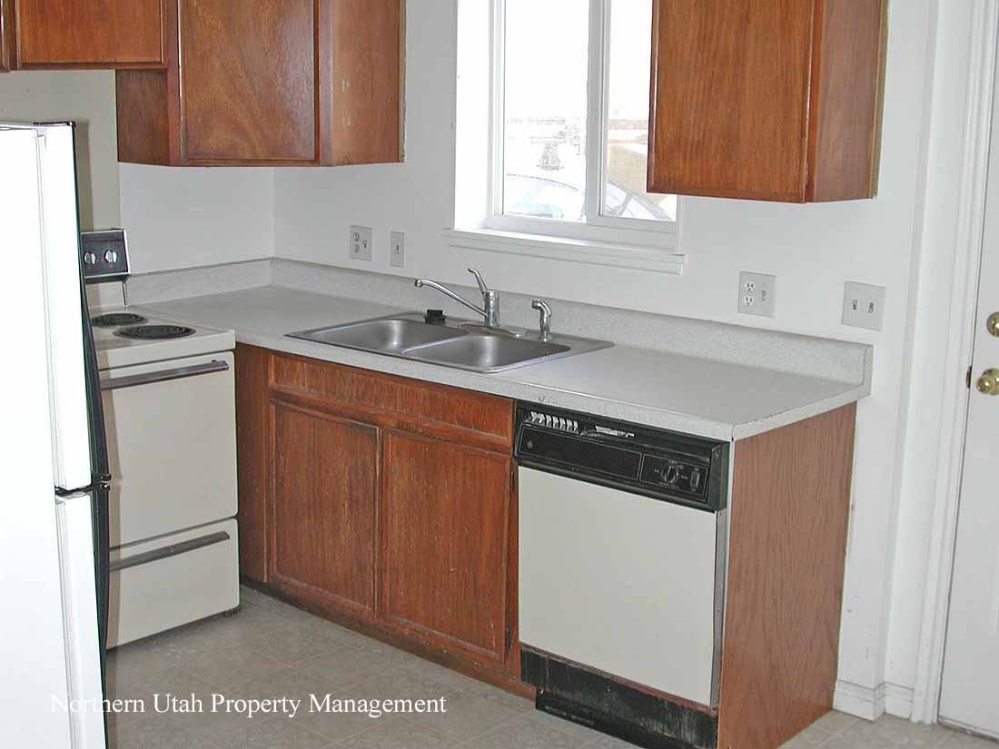 290 W 5200 S - Photo 2 of 6