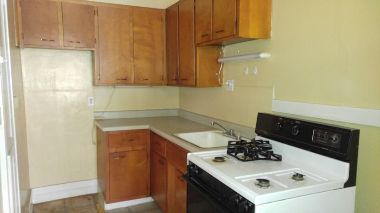 150 Devonshire Court - Photo 2 of 4