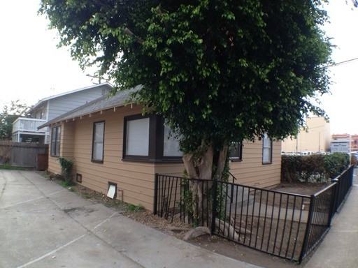 136 Ellis Pl - Photo 2 of 10