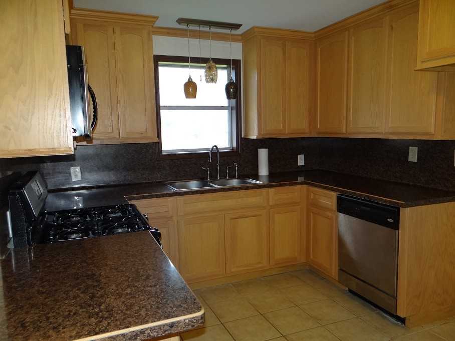 155 Blueberry St - Photo 2 of 11