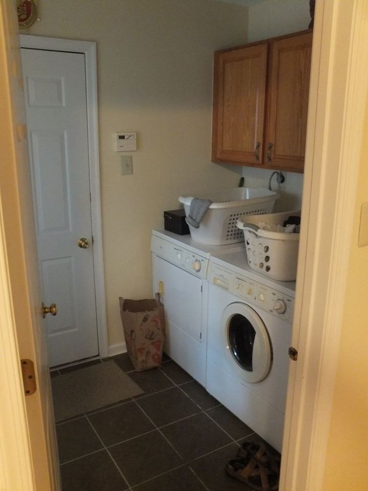 527 Leamington Ct - Photo 2 of 19