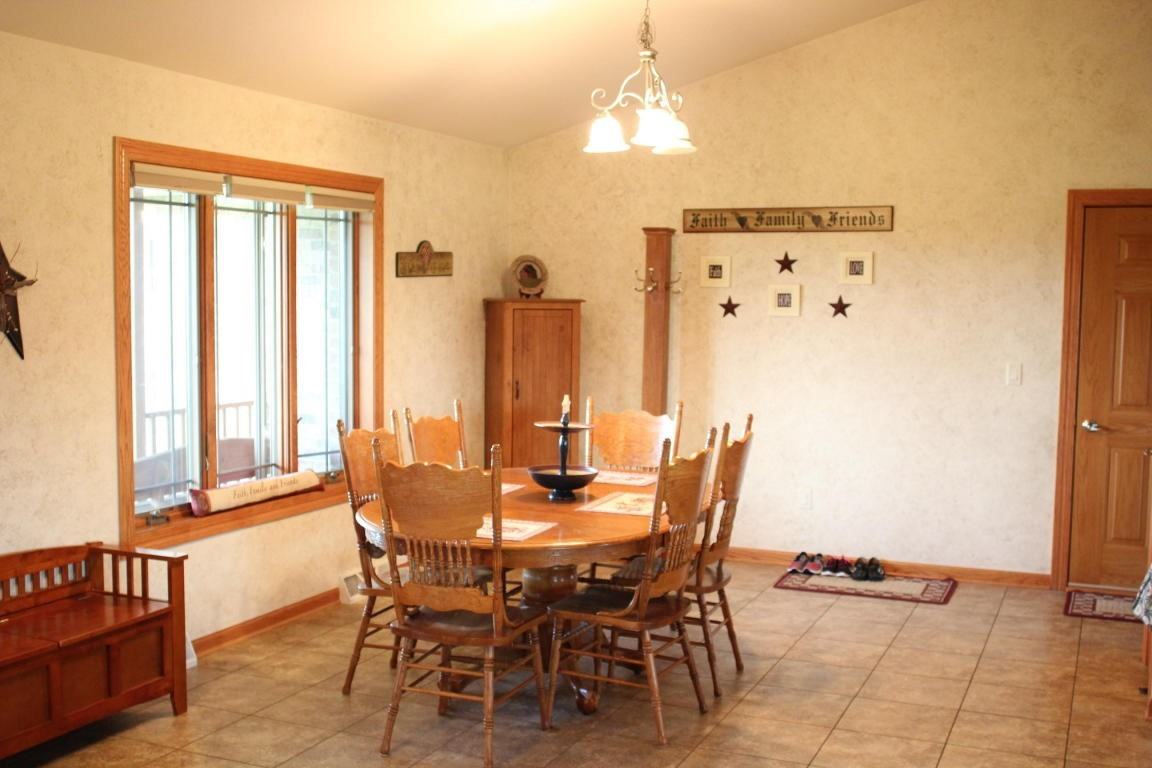 185 Arthur Rd - Photo 3 of 24