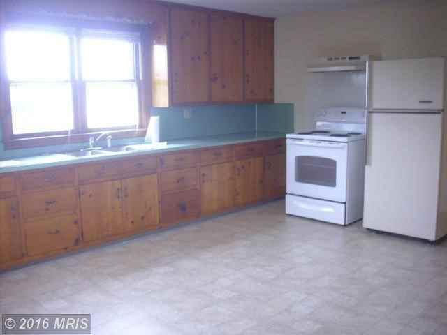 9021 Buchanan Trail W - Photo 2 of 10