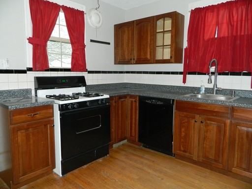 7305 Lansdowne Ave - Photo 3 of 16