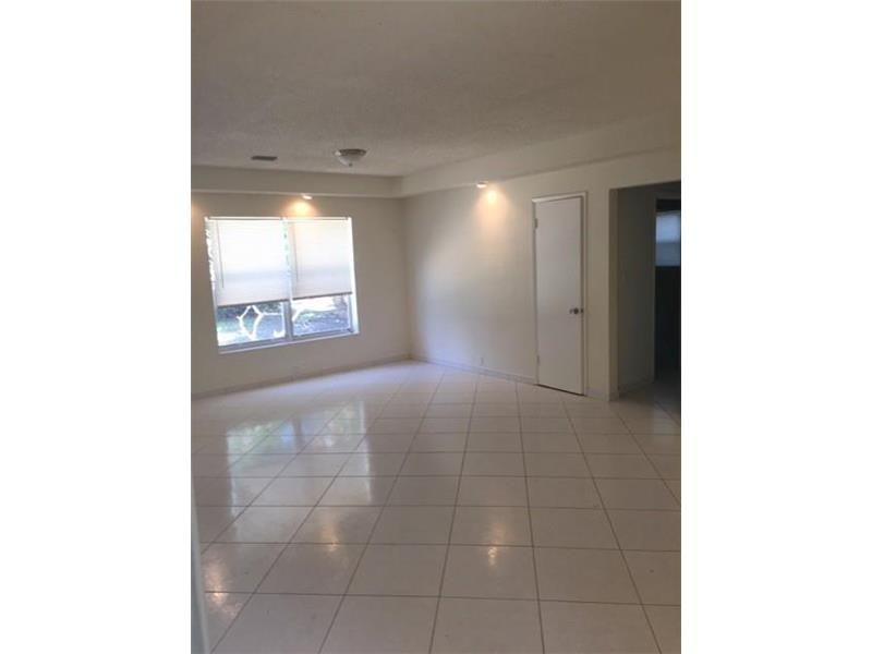 15211 NE 10th Ave - Photo 2 of 8