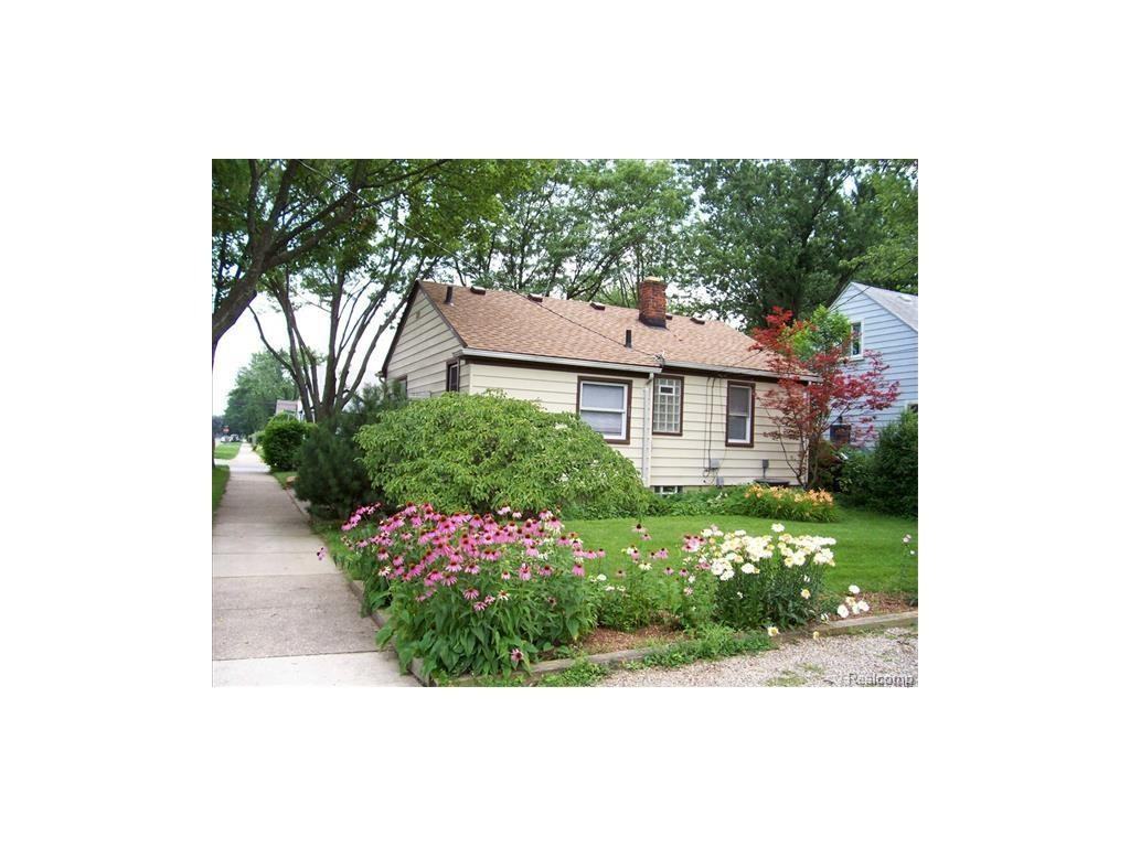 206 Massoit St - Photo 2 of 11