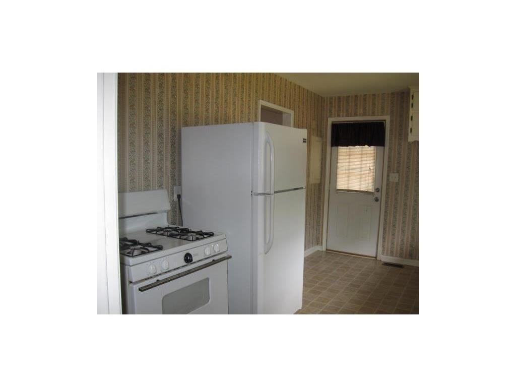 2335 Scotty Cir - Photo 3 of 8