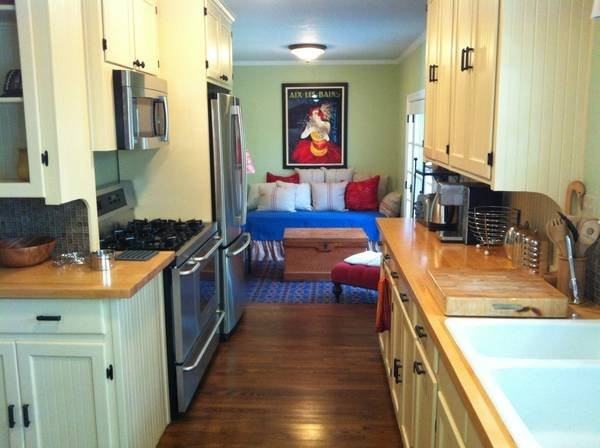 1715 Tainter St - Photo 2 of 4