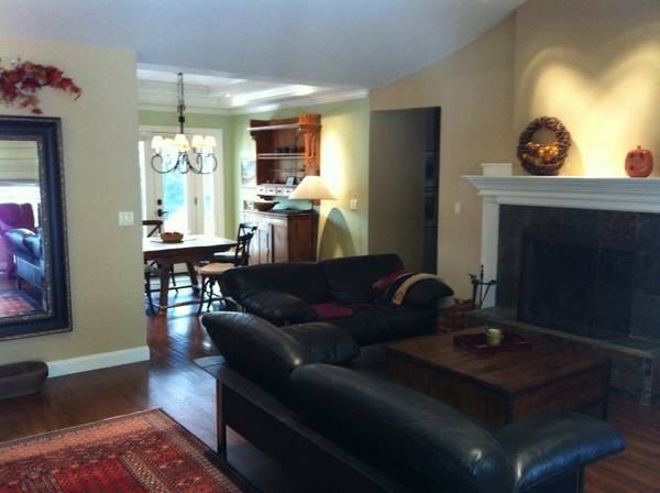 1715 Tainter St - Photo 3 of 4