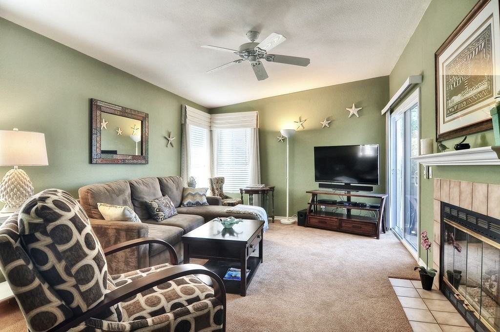 28 Corniche Dr - Photo 3 of 21