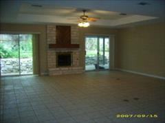 415 E Tanglewood Dr - Photo 2 of 4