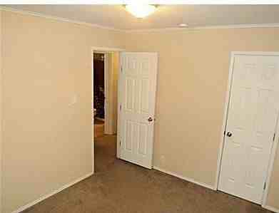 1103 E 27th St - Photo 3 of 6