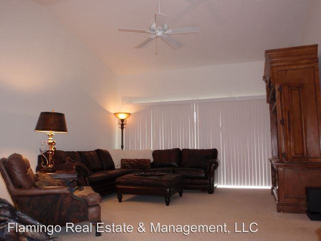 10261 Dory Dr - Photo 2 of 11