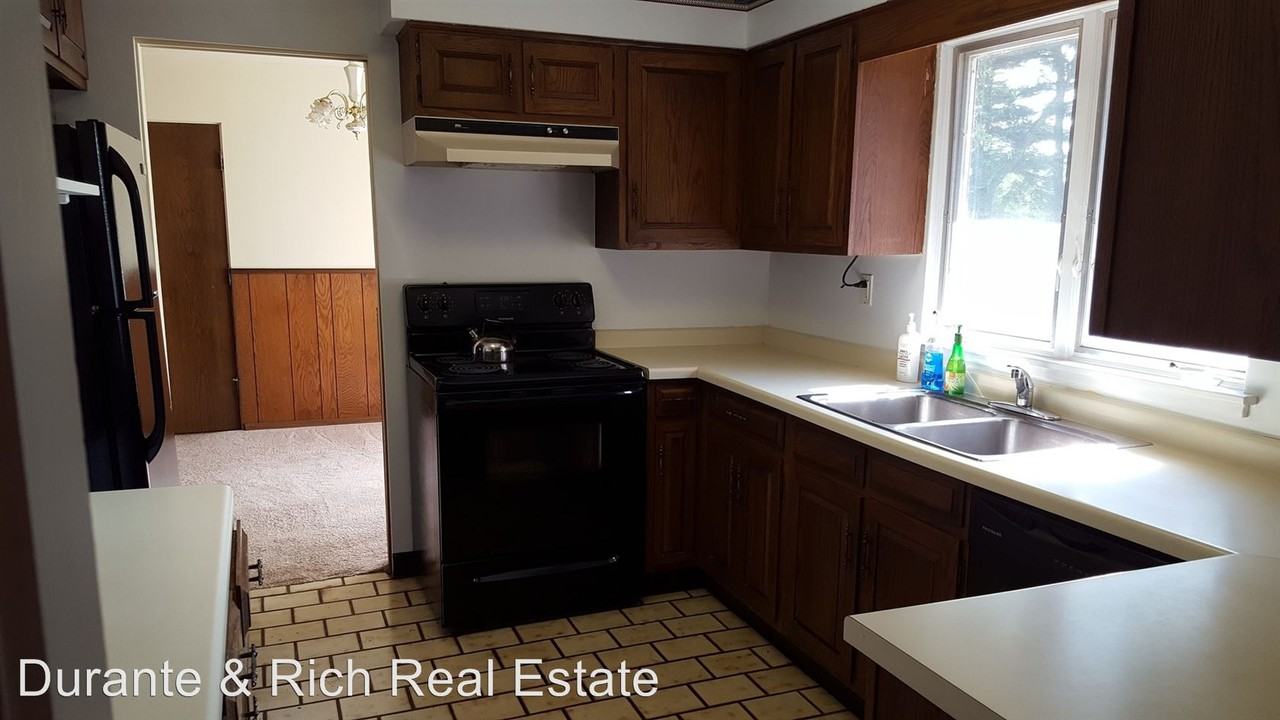 1422 Green Bay Rd - Photo 2 of 18