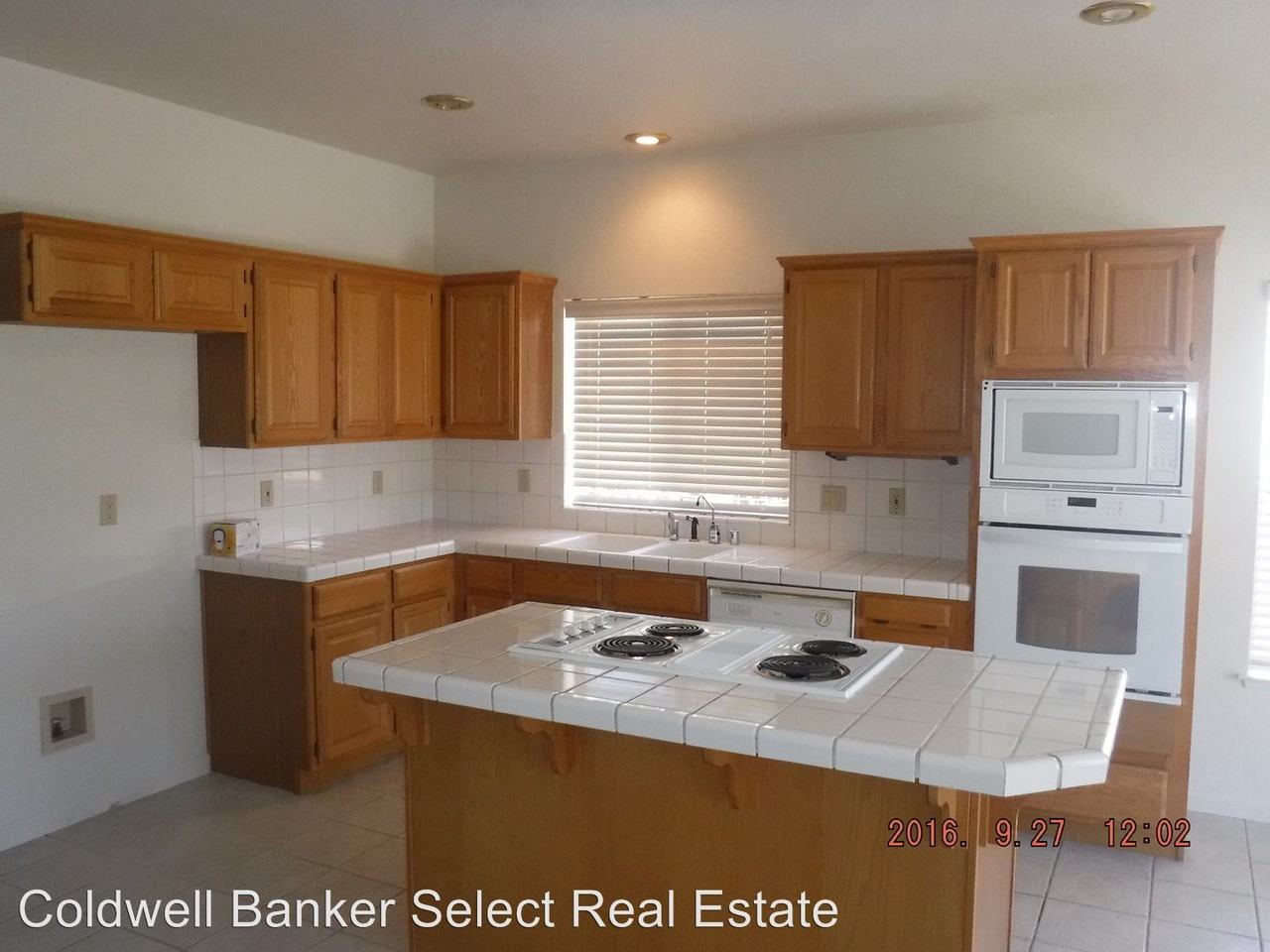 321 Bayhill Cir - Photo 2 of 7