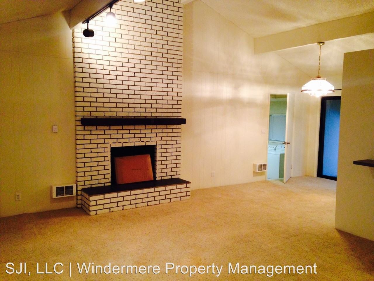 955 Guard St - Photo 3 of 8