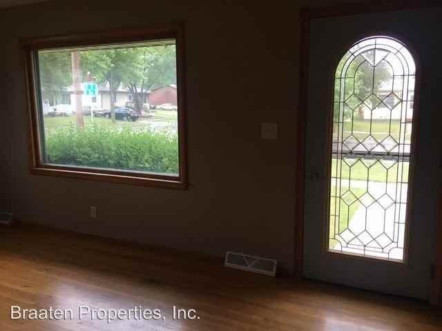 2901 10th Ave N - Photo 3 of 12