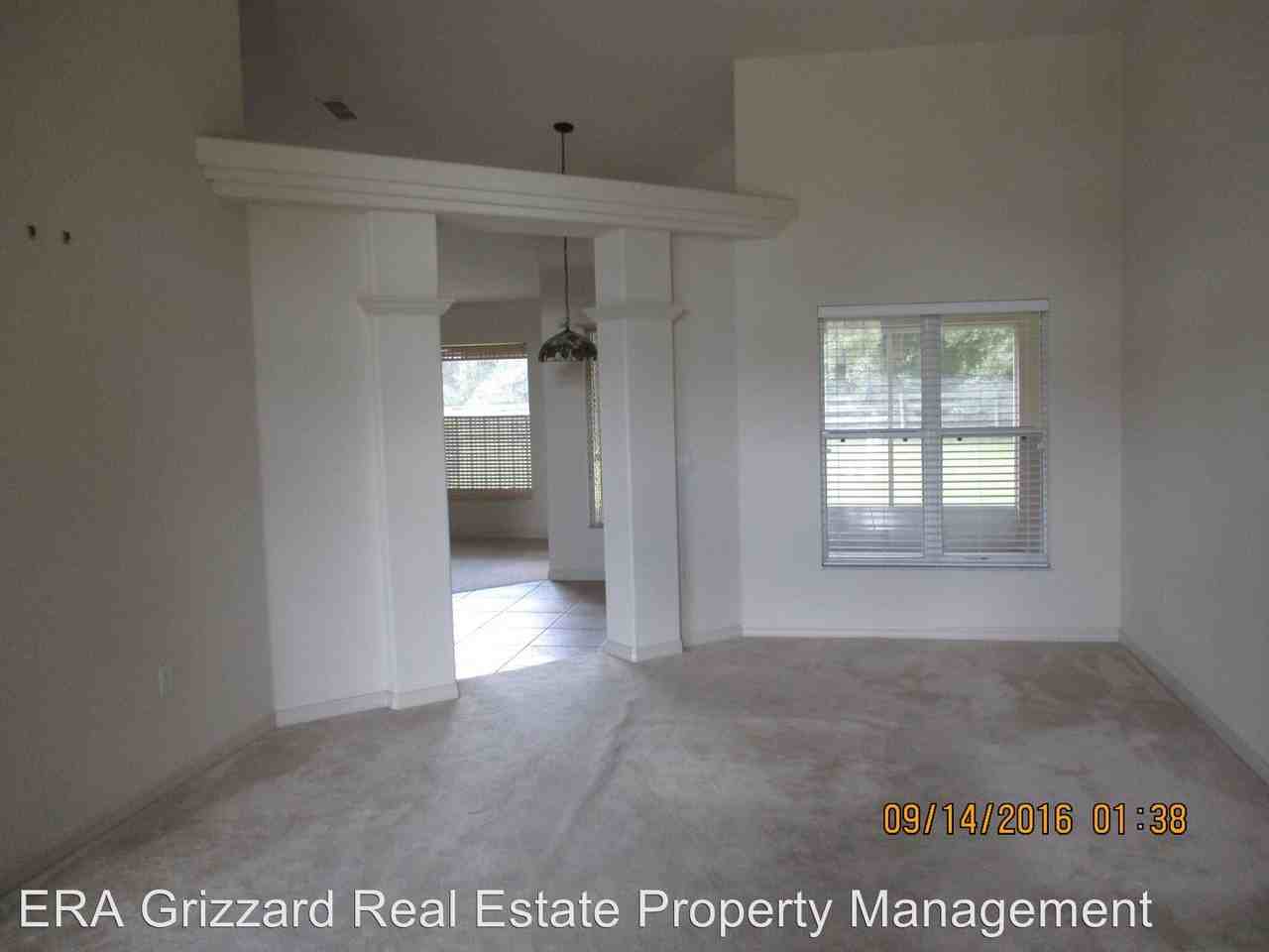 27403 Highlander Ct - Photo 2 of 14