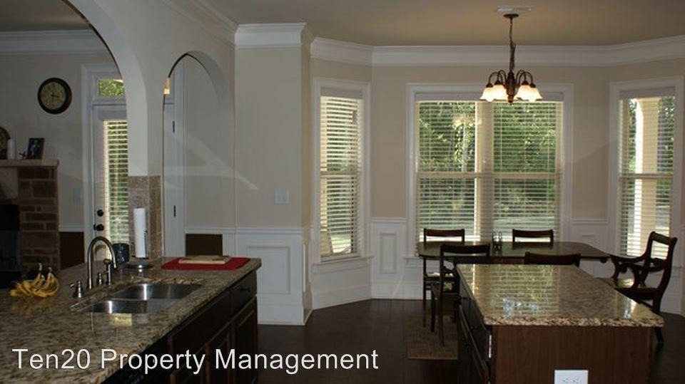 408 Lee Rd - Photo 3 of 15