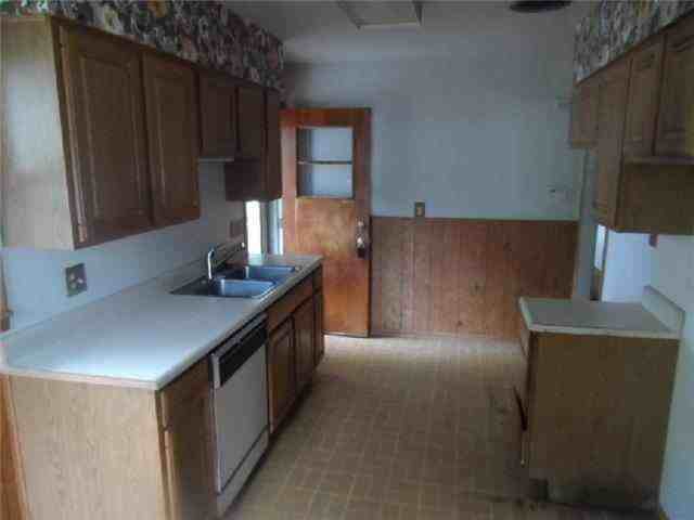 1706 Holly Way - Photo 2 of 13