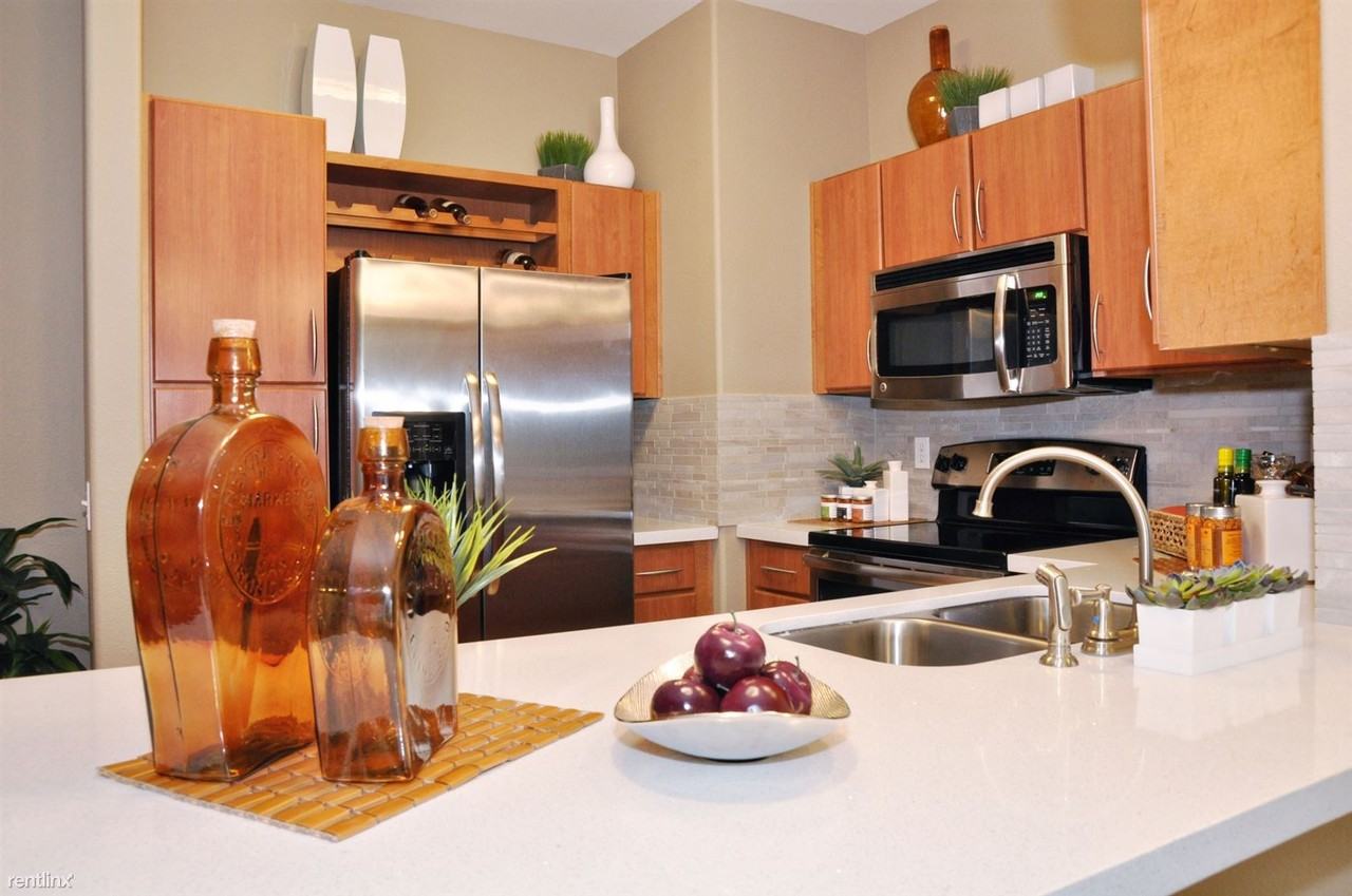 The One Bedroom Apartments in Eldridge West Oaks, Houston, TX 77077