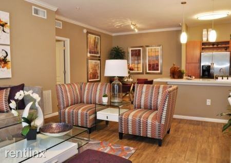 The One Bedroom Apartments in Eldridge West Oaks, Houston, TX 77077