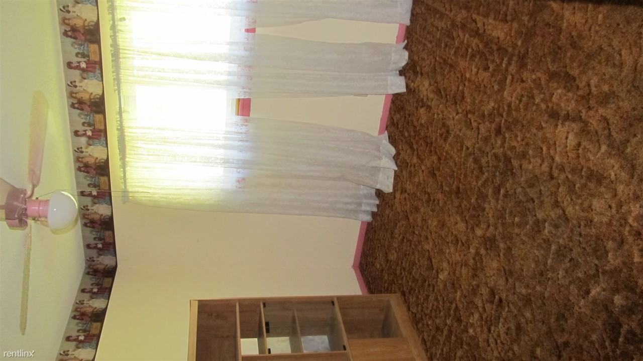 707 S Washington St - Photo 3 of 8