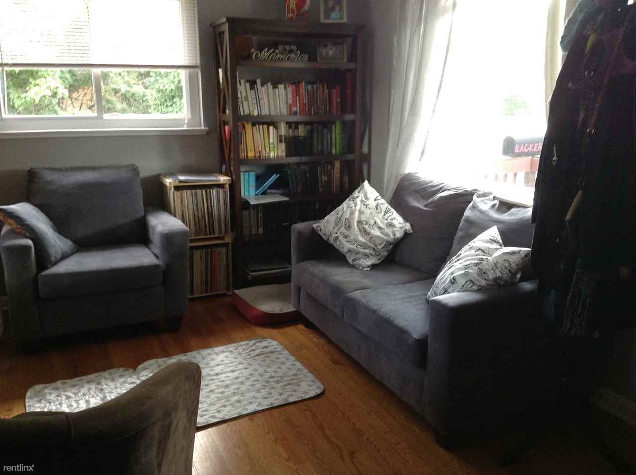 1526 Louisa Ct - Photo 3 of 5