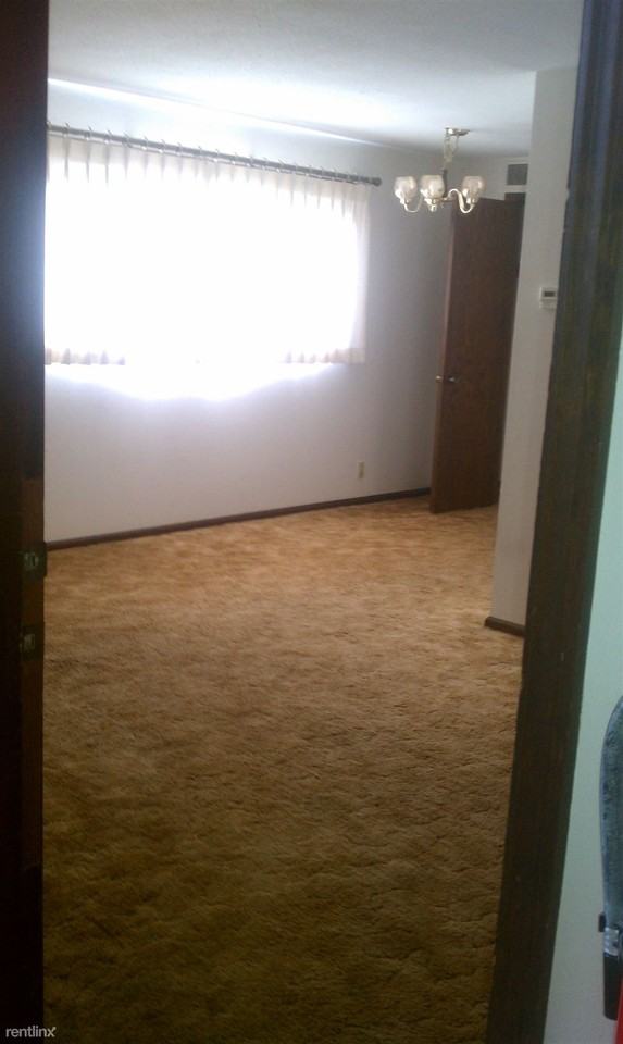 304 Central Dr - Photo 2 of 7