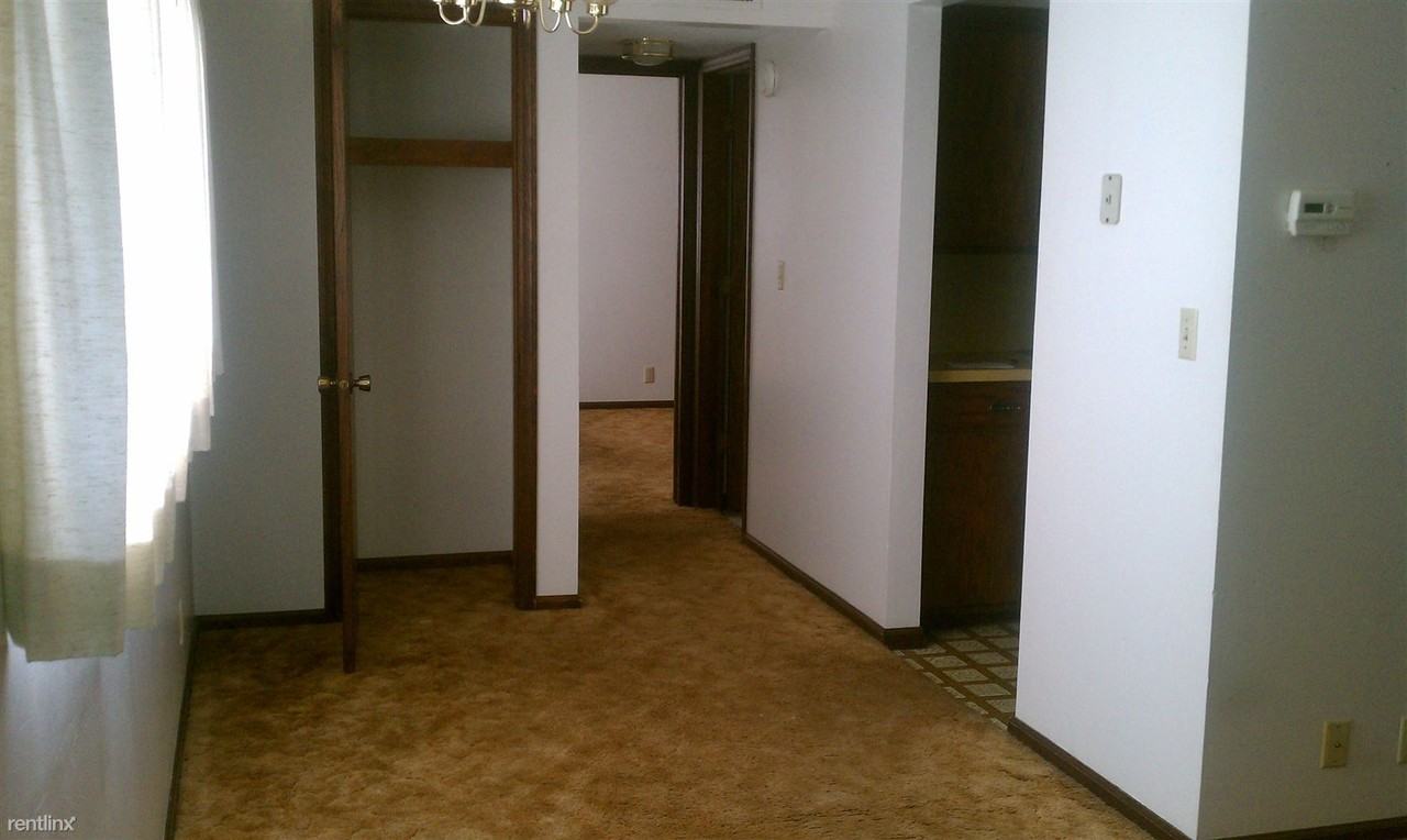 304 Central Dr - Photo 3 of 7