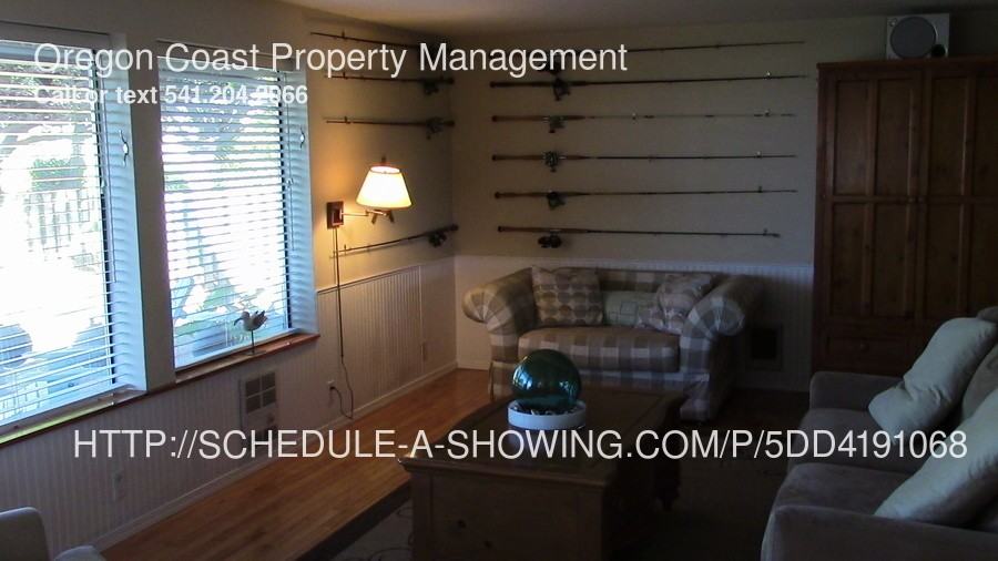 447 W 7th St - Photo 3 of 13